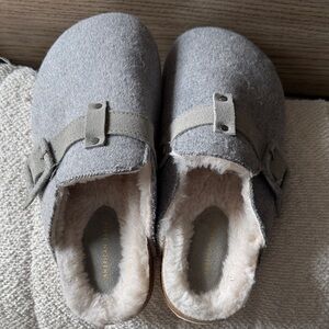 American Eagle Outfitters Gray Mules with Faux Fur Lining